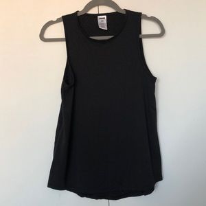 Black workout tanktop